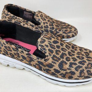 go walk leopard